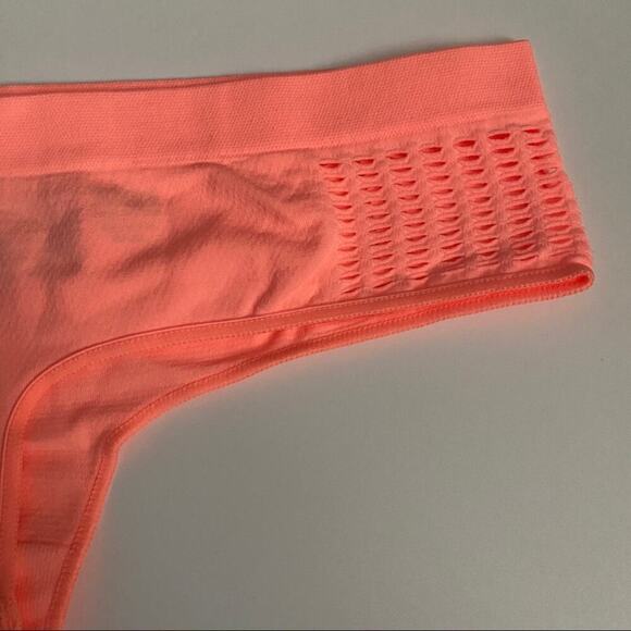 Victoria Secret Size XS Women’s Seamless Thong - Picture 7 of 15